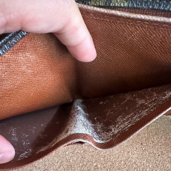 Louis Vuitton Monogram Bifold Wallet - Picture 15 of 16